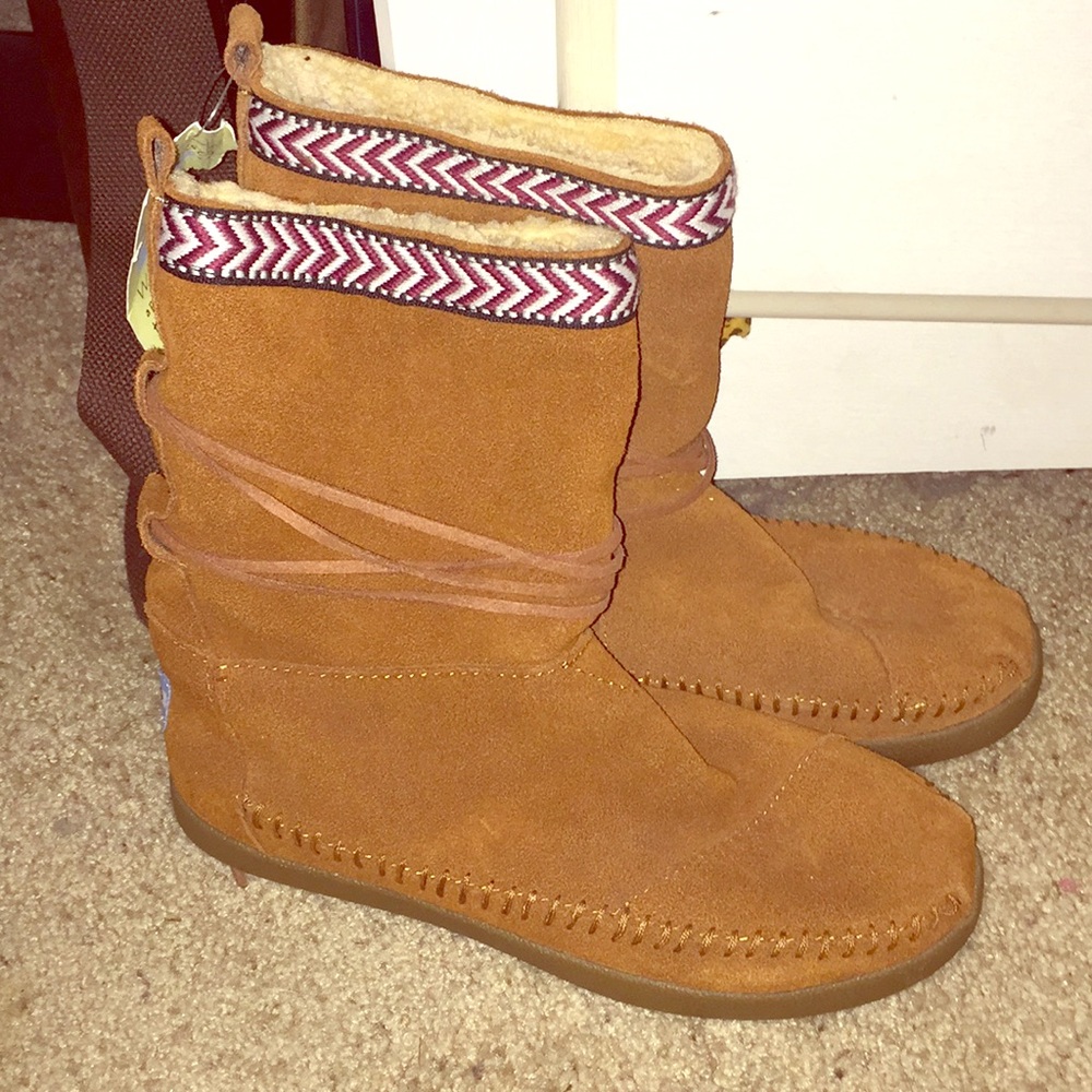 TOMS boots